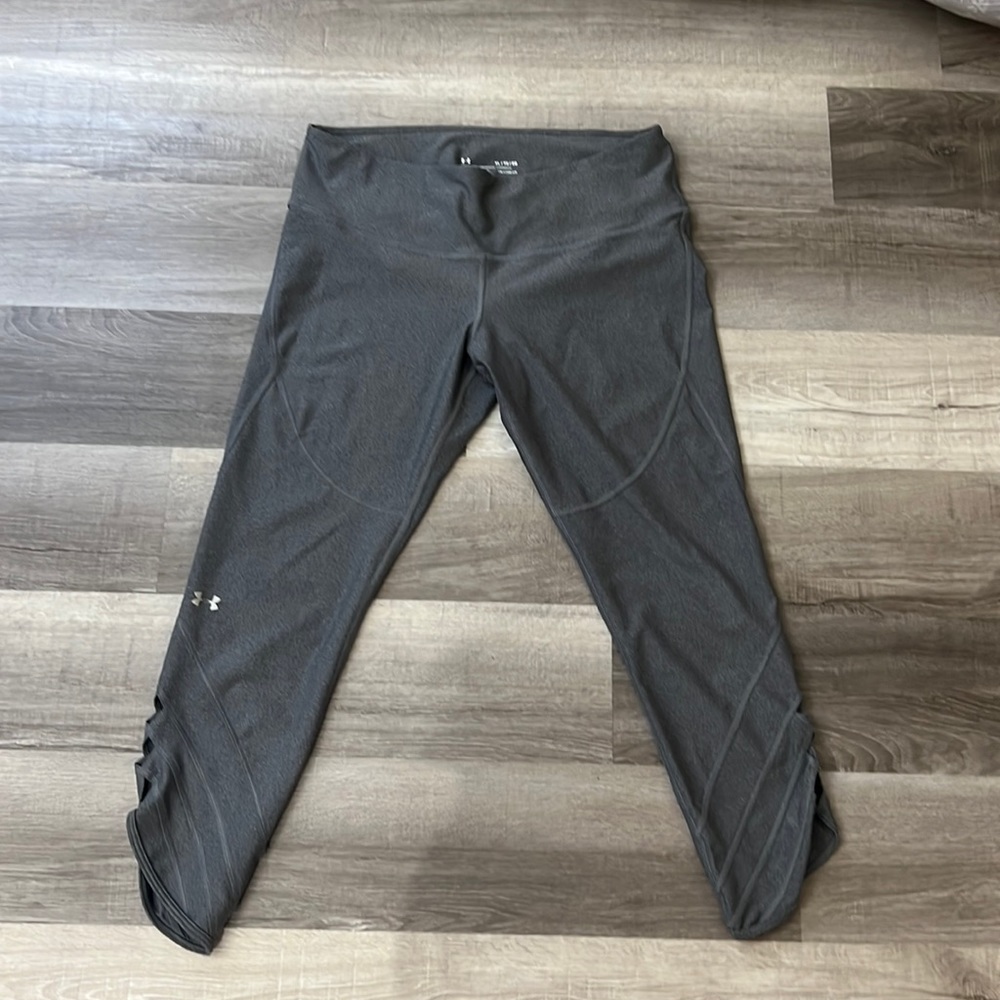 Under Armour compression heat gear leggings, women’s size extra large